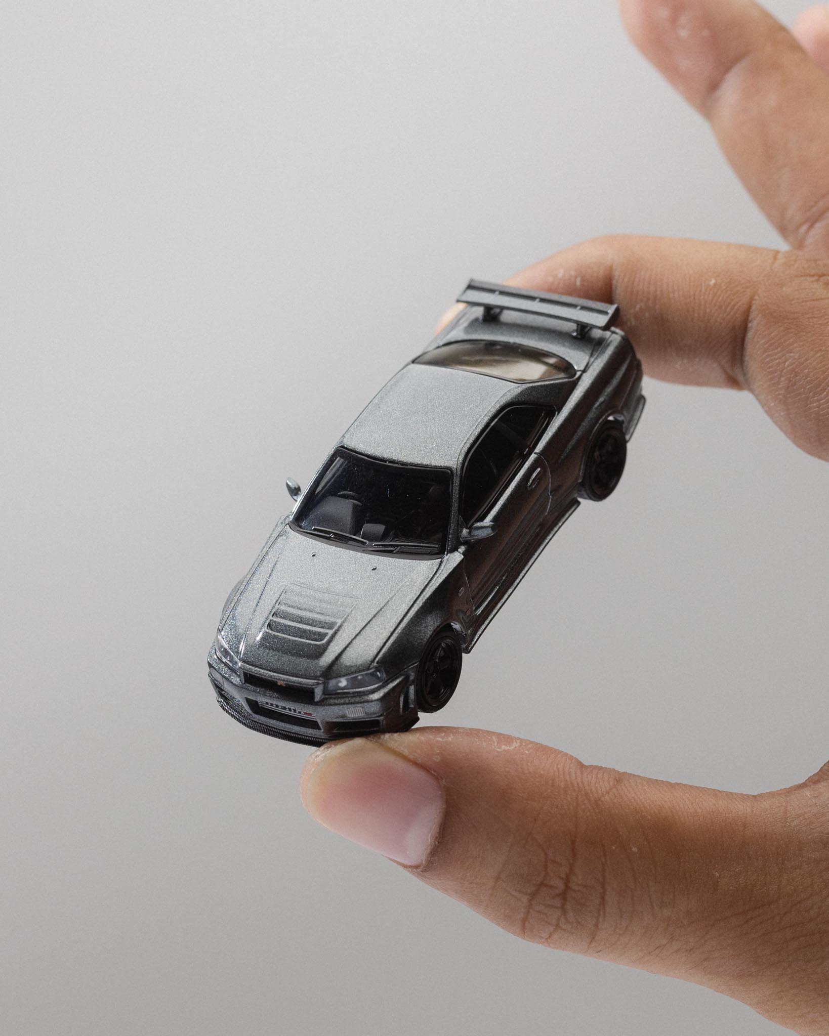 MINIGT - 1/64 日产 Skyline GT-R 深金属灰 (NISMO BNR34 CRS 版)