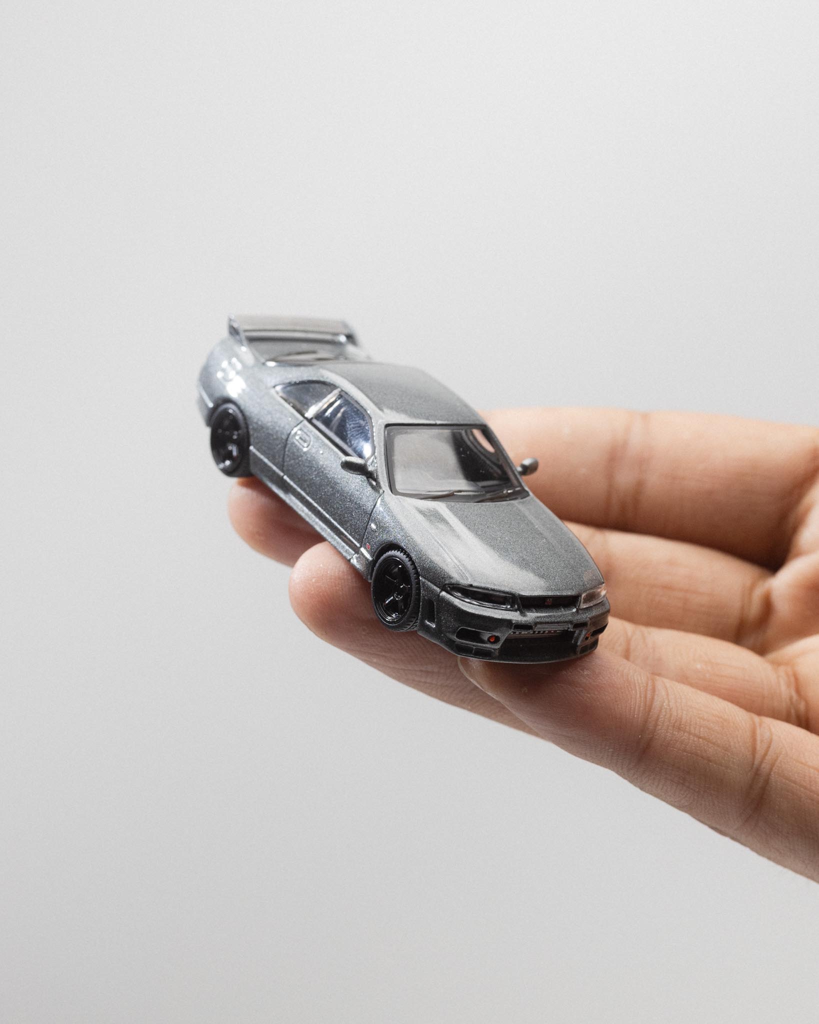 MINIGT 1/64 - 尼桑 Skyline GT-R 深金属灰 (NISMO BCNR33 CRS 版本)