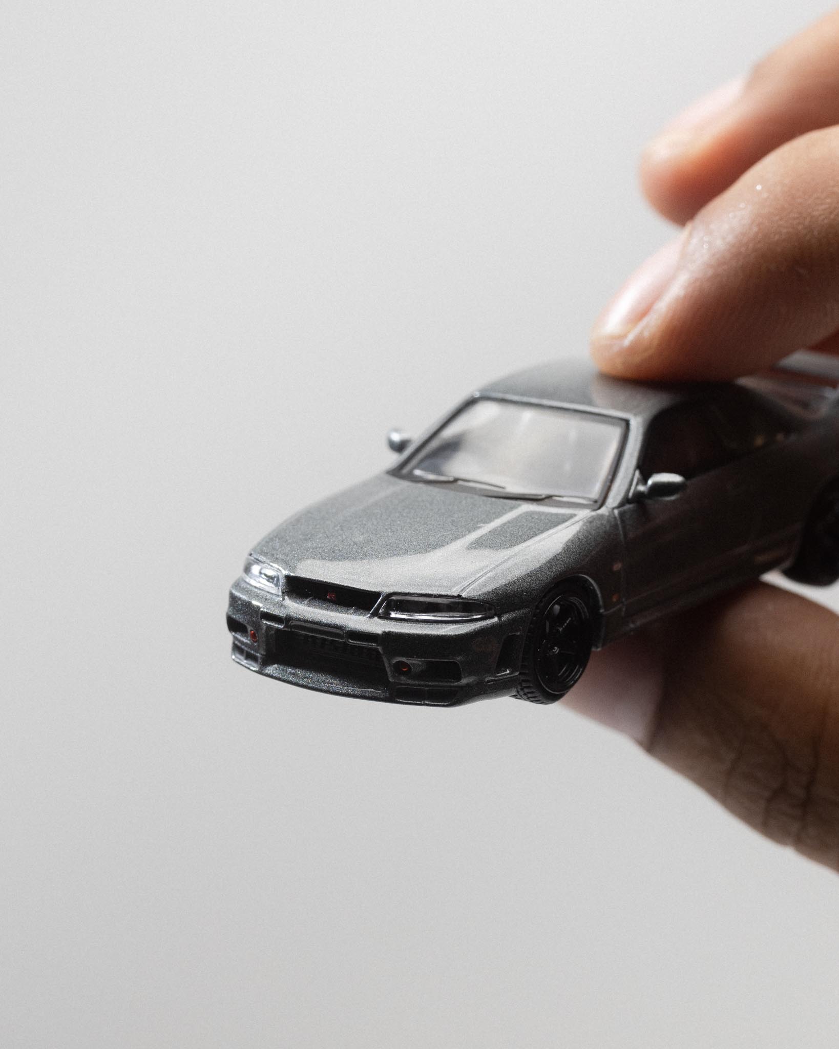 MINIGT 1/64 - 尼桑 Skyline GT-R 深金属灰 (NISMO BCNR33 CRS 版本)