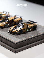 ( 7 Cars ) Gold and Carbon  ( Chase car ) HEC Beijing Exhibition Limited Edition
