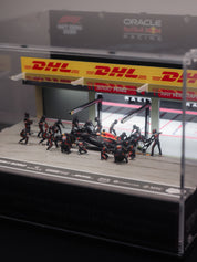 Red Bull Racing RB19 #1 Max Verstappen 2023 F1 2023 Japanese Grand Prix Pit Crew Set