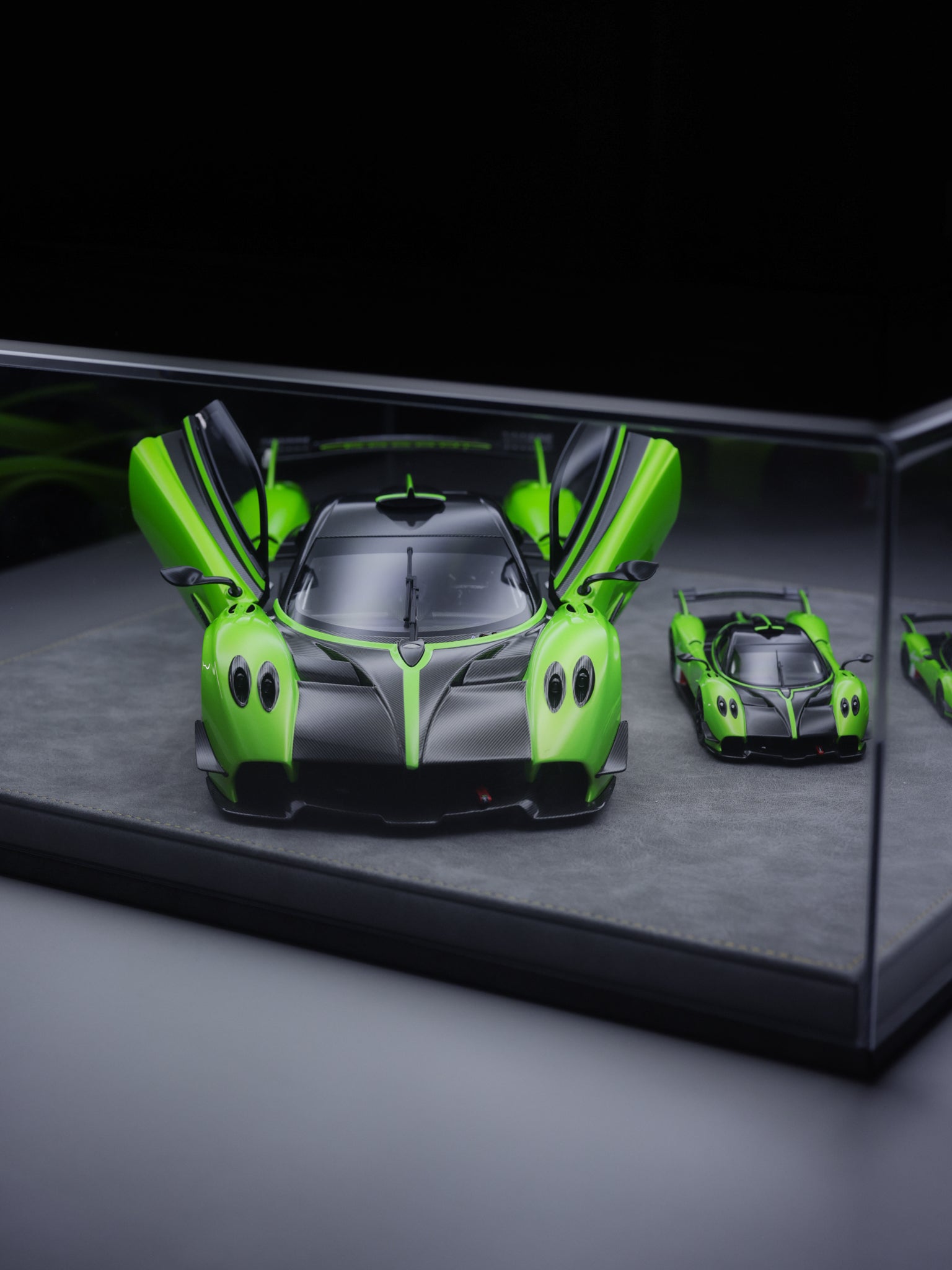 Set 1/18 ,1/43, 1/64 LCD PAGANI HUAYRA R GREEN