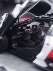 Set 1/18 & 1/64 LCD  McLaren Senna GTR 2021 White/Red