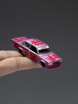 KAIDO HOUSE X MINI GT 1:64 达特桑 510 PRO STREET BUTA V1 – 粉色 KHMG161