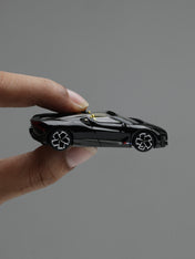 MiniGT 1/64 Bugatti W16 Mistral
Black