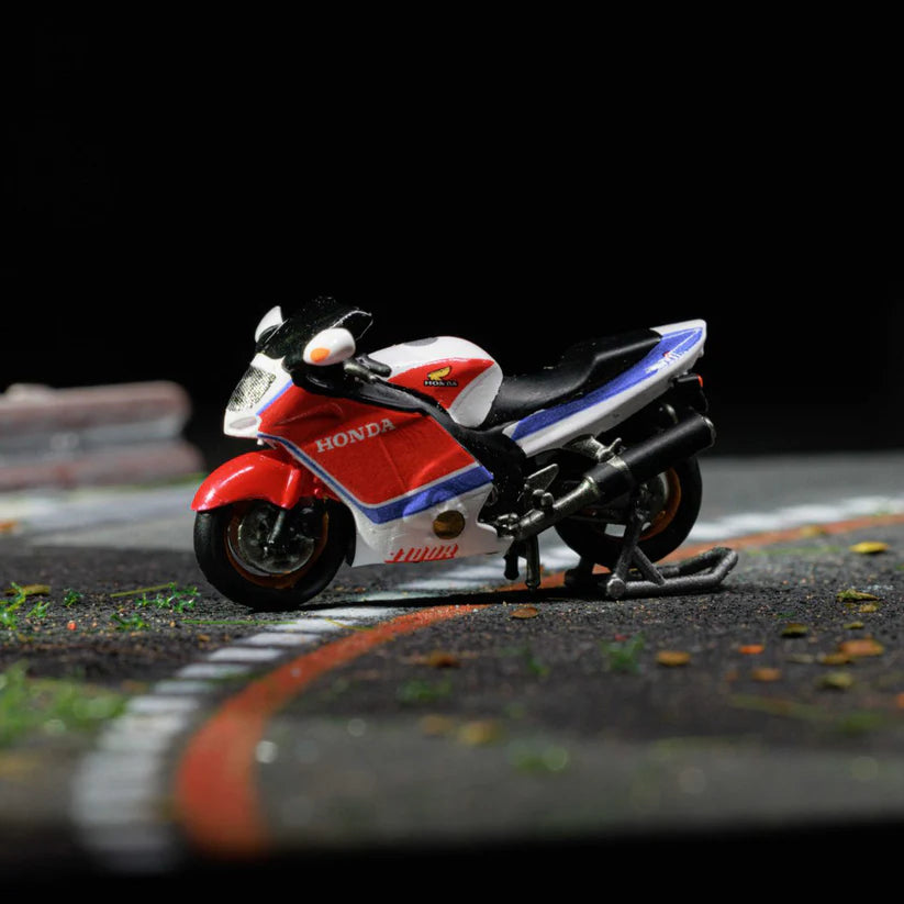 MOREART 1:64 本田 CBR1100XX 红白拉花摩托车人偶套装 树脂模型