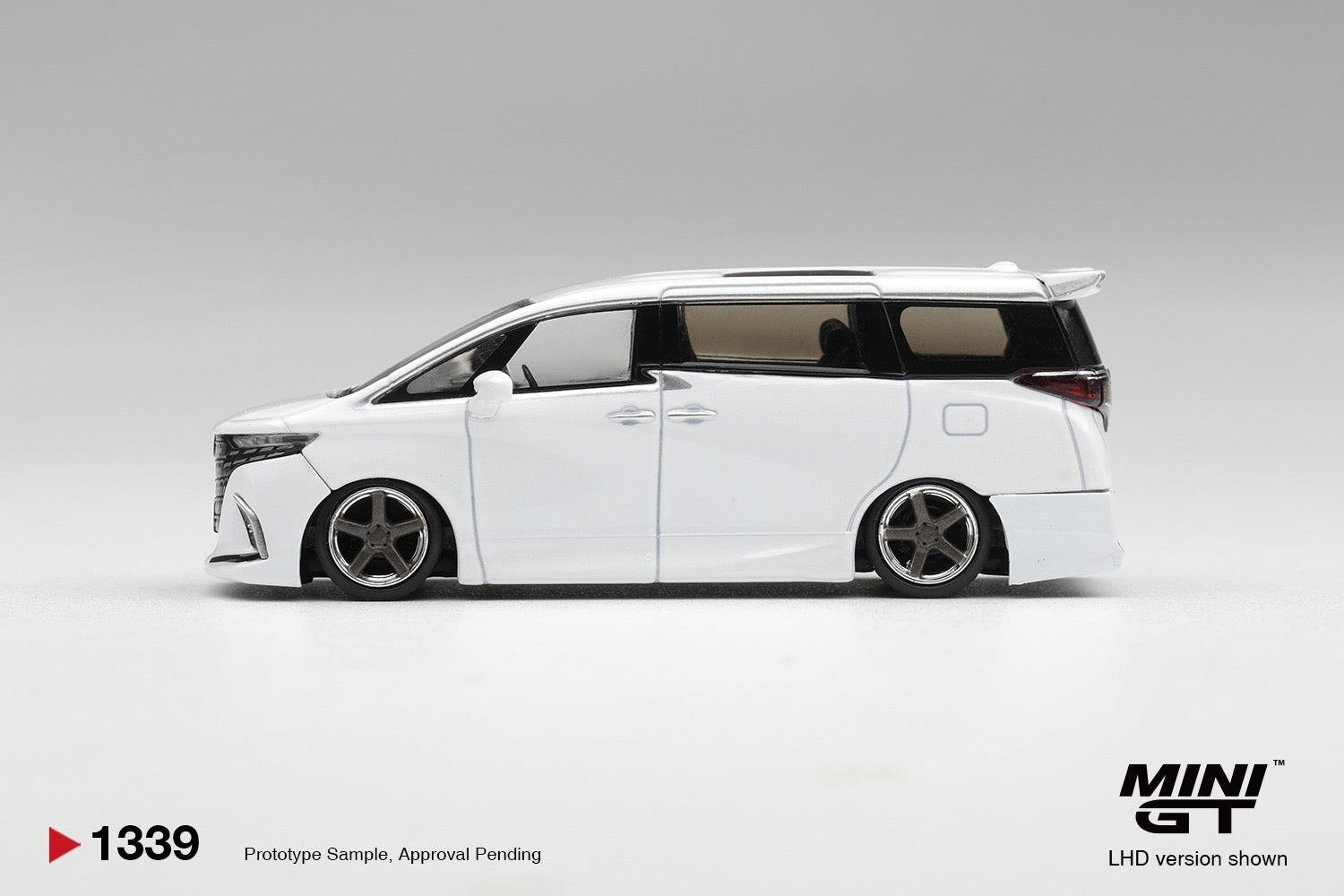 MINIGT 1/64 Toyota Alphard 40 KUHL White