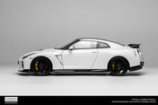 MOTORHELIX - 日产GT-R (R35) Track Edition Engineered by NISMO T-Spec 2022 亮光珍珠白