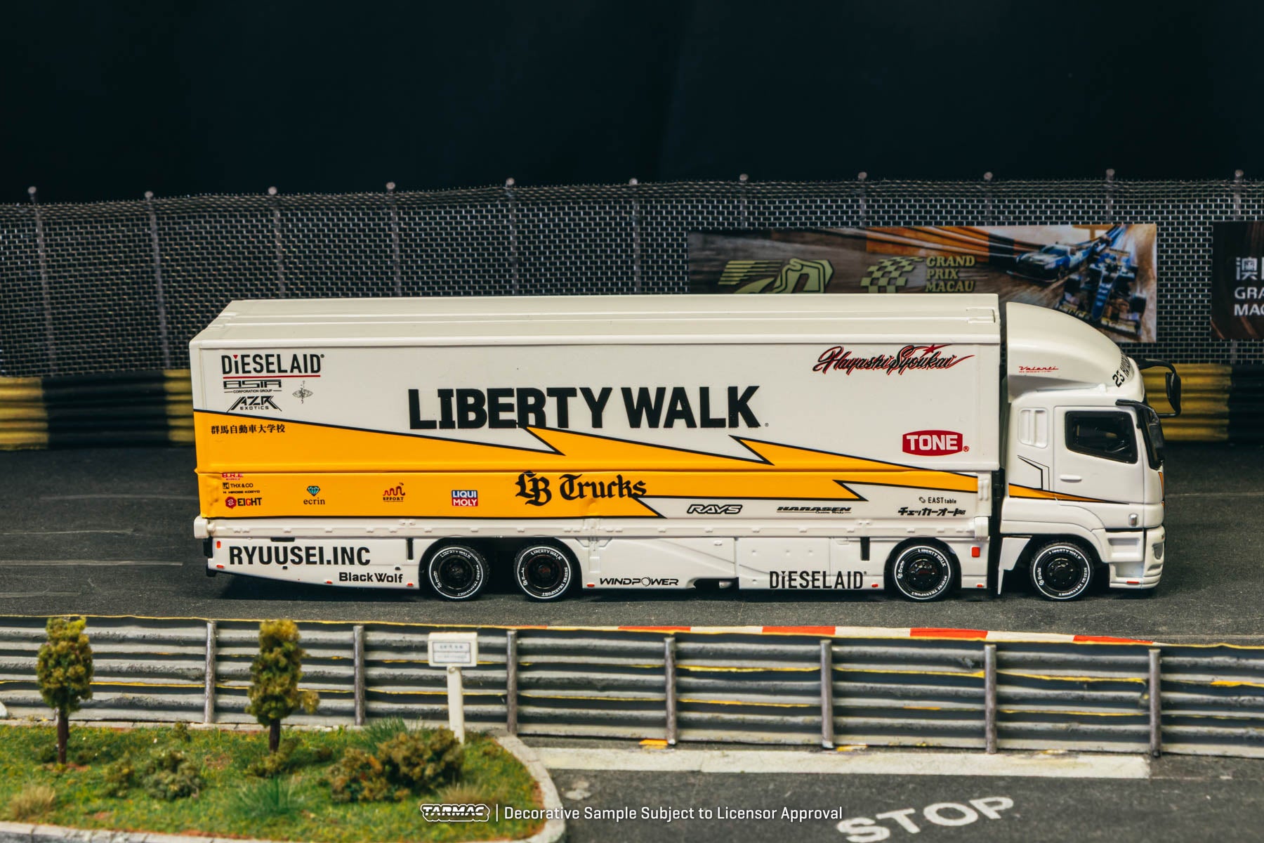 Tarmac Work 1/64 Mitsubishi Fuso Super Great LB-TRUCKS