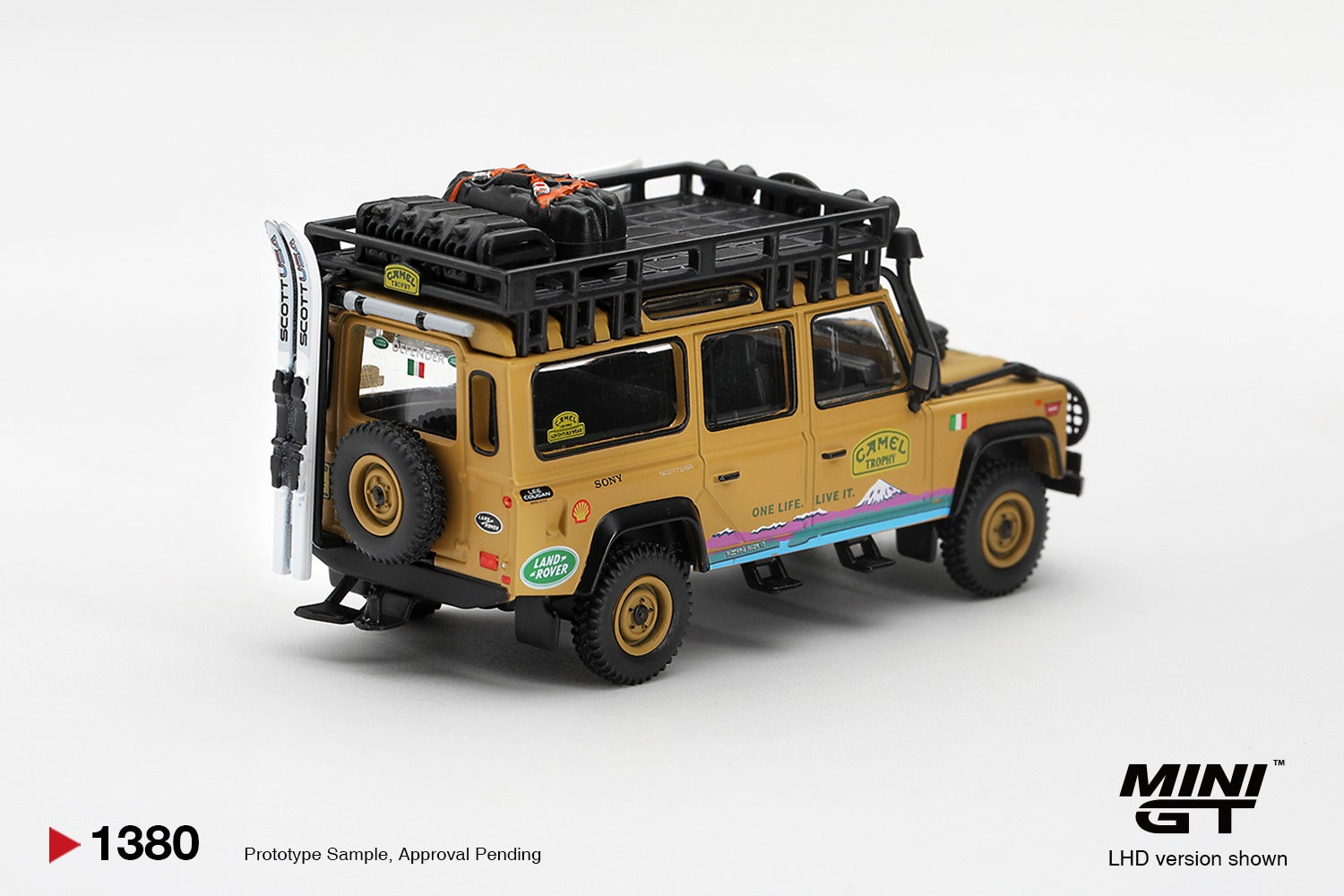 MINIGT 1/64 Land Rover Defender 110 1998 Camel Trophy Tierra del Fuego CT.24 Italy