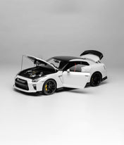 MOTORHELIX - 日产GT-R (R35) Track Edition Engineered by NISMO T-Spec 2022 亮光珍珠白
